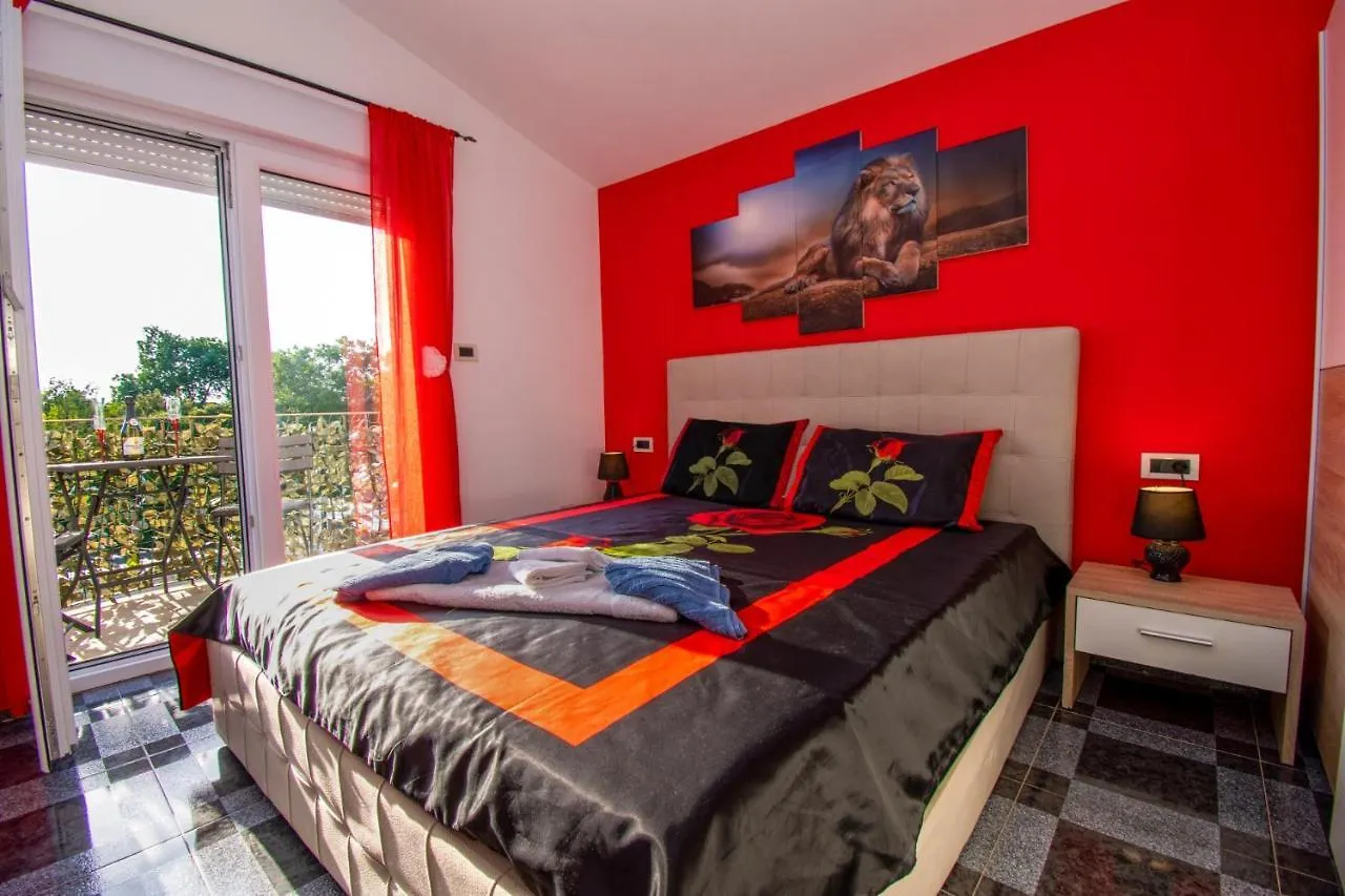 Gasthof Apartments With Pool In Pula,Croatia Kroatien