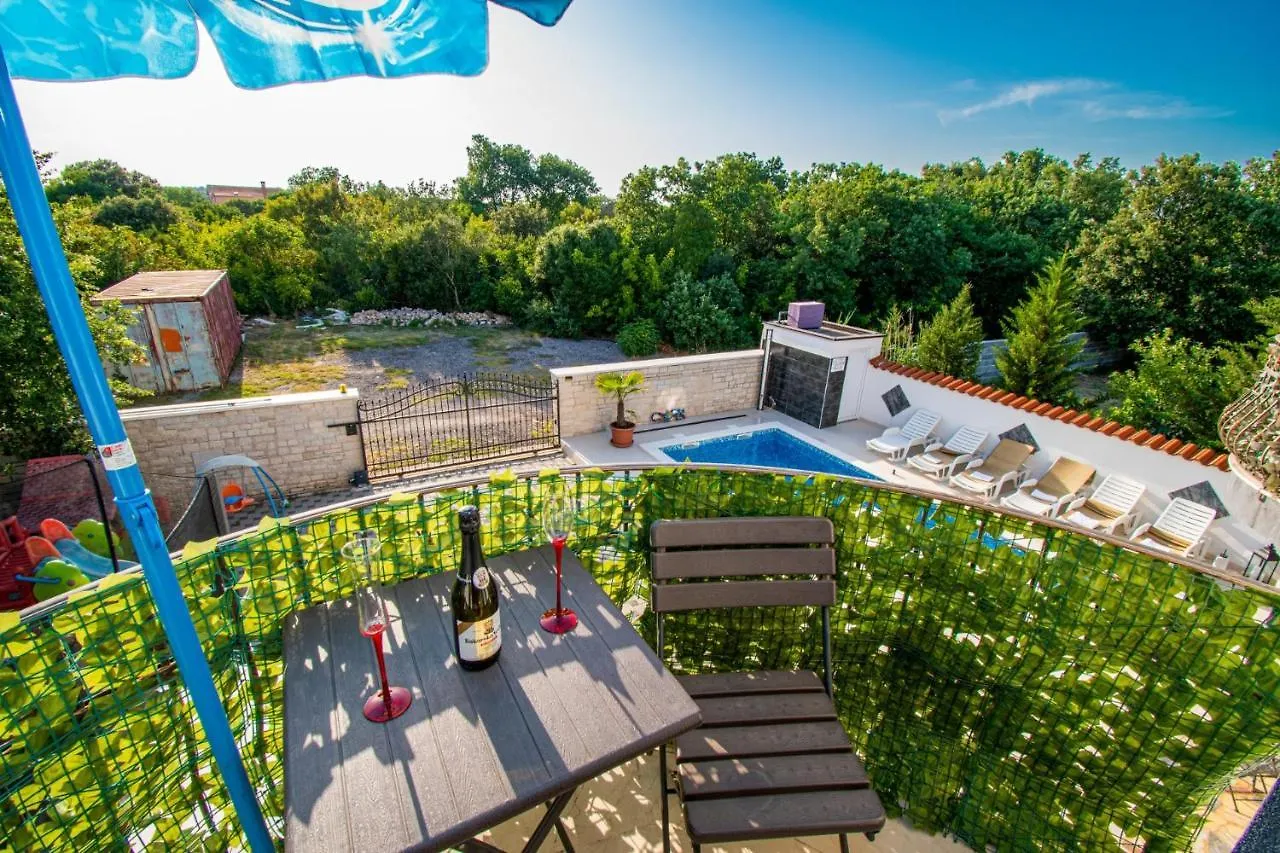 Apartments With Pool In Pula,Croatia Gasthof