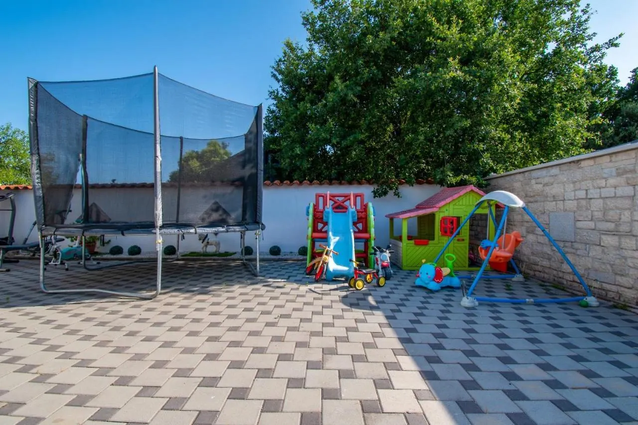 Apartments With Pool In Pula,Croatia Kroatien